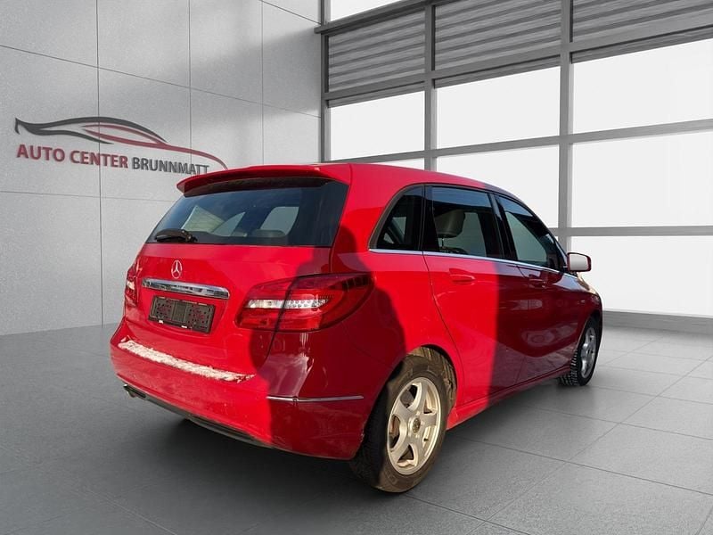 Gebraucht Mercedes B180 Active 122 PS (89 kW) 2012 Van / Kleinbus