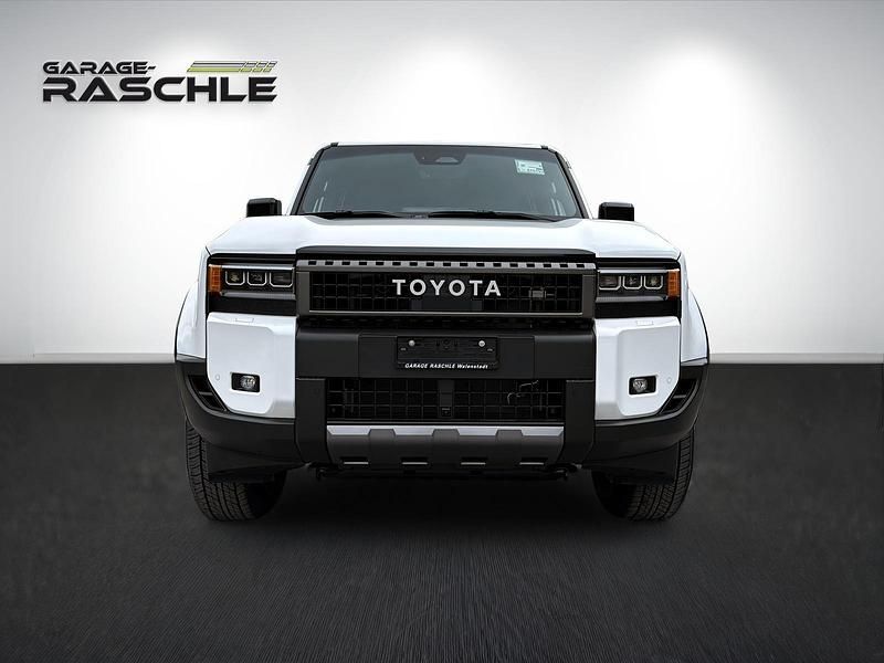 Neu Toyota Land Cruiser Style 205 PS (150 kW) 2026 Grau SUV