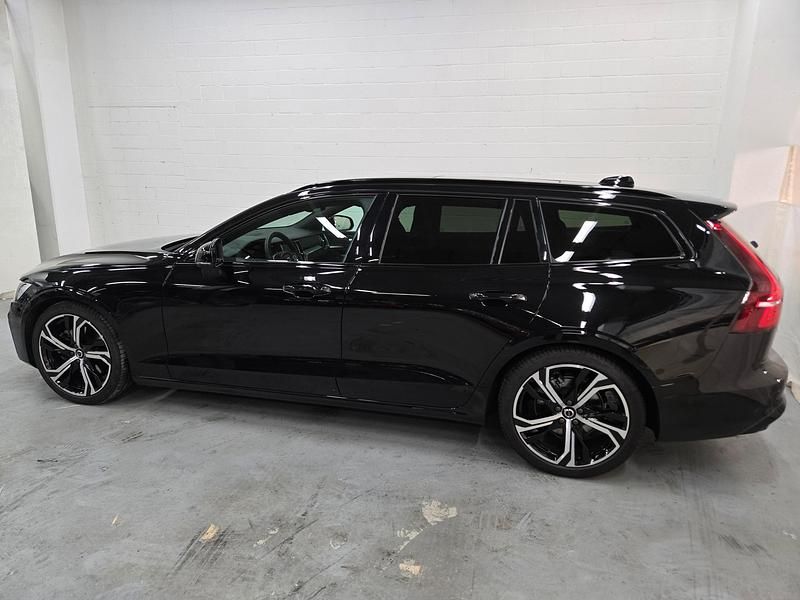 Gebraucht Volvo V60 Business Edition 197 PS (144 kW) 2024 Kombi