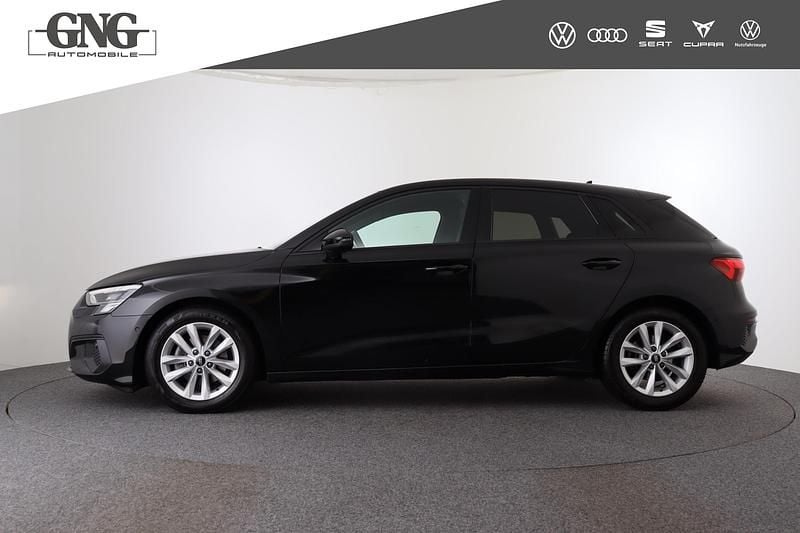 Gebraucht Audi A3 Ambiente 150 PS (110 kW) 2023 Schwarz Limousine
