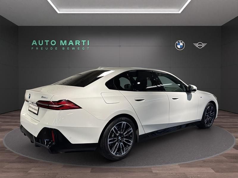 Gebraucht BMW 520 Shadowline 208 PS (152 kW) 2024 Weiss Limousine