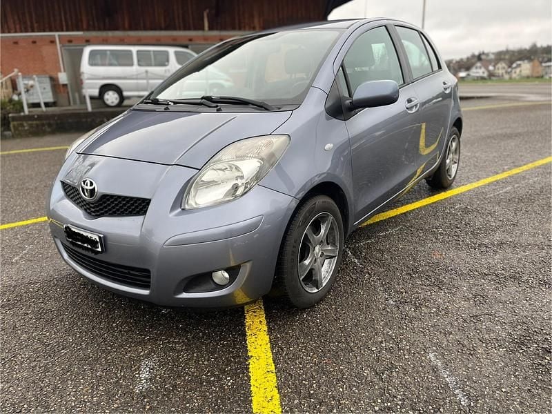 Gebraucht 2012 Toyota Yaris Luna | CHF 5’800 (Fairer Preis) - Bild 1/4
