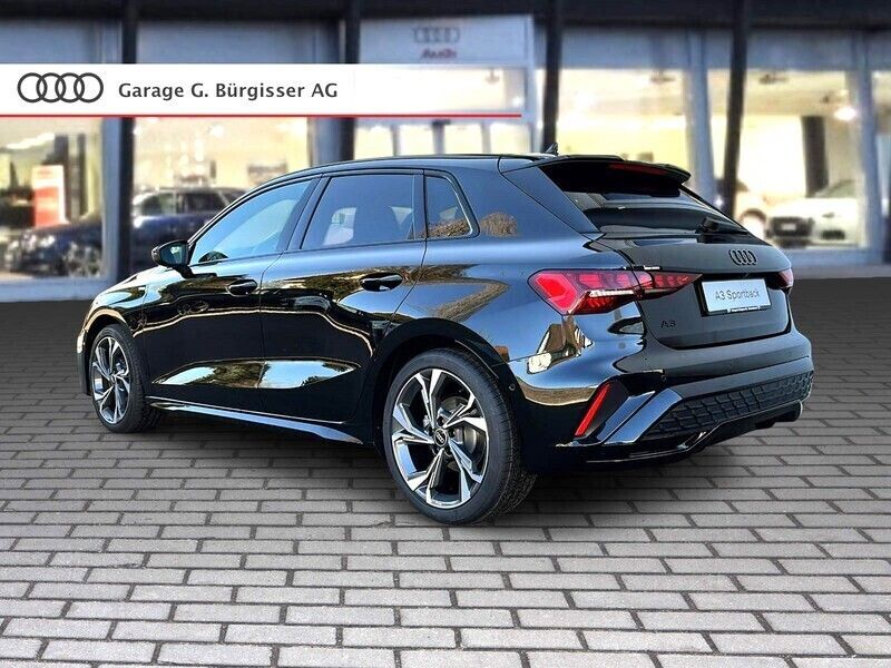 Gebraucht Audi A3 Sportback e-tron Attraction 150 PS (110 kW) 2025 Kleinwagen