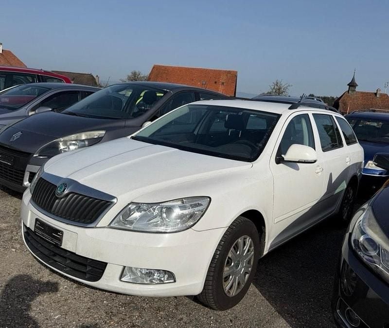 Gebraucht Skoda Octavia Elegance 160 PS (117 kW) 2013 Kombi