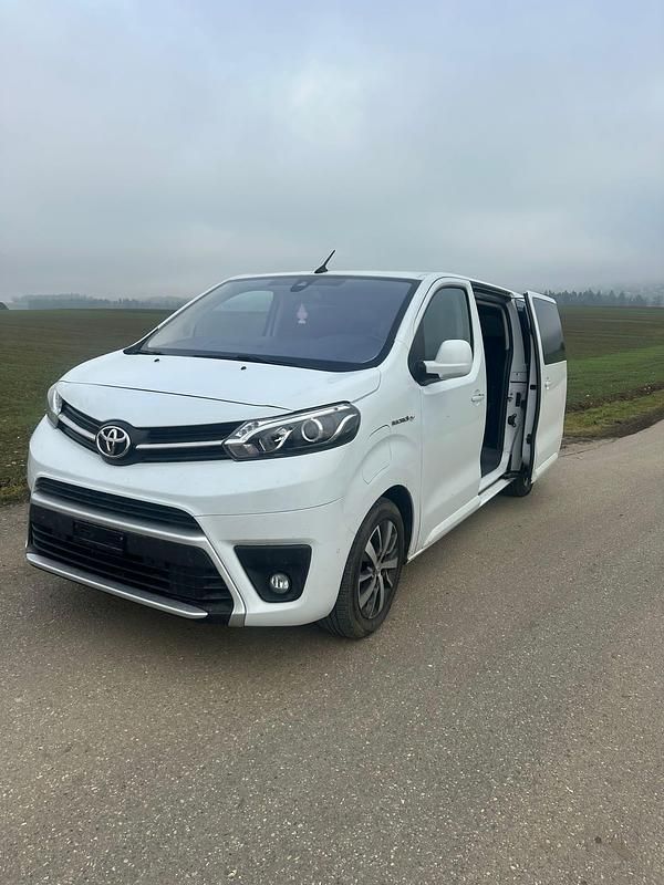 Gebraucht Toyota Proace Verso Comfort 100 kW (136 PS) 2023 Kombi