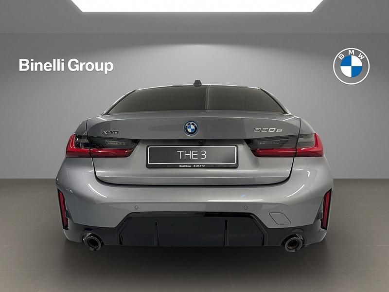 Neu BMW 330e M Sport 292 PS (214 kW) 2025 Grau Limousine