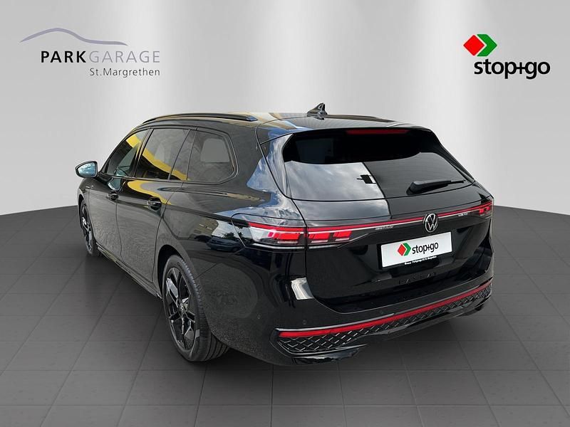 Gebraucht VW Passat R-line 150 PS (110 kW) 2024 Schwarz Kombi