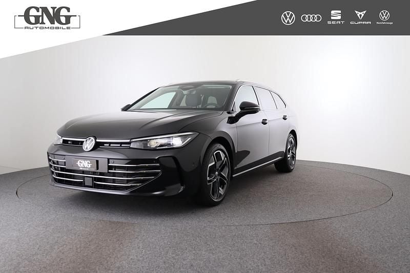 Gebraucht VW Passat Elegance 150 PS (110 kW) 2024 Schwarz Kombi