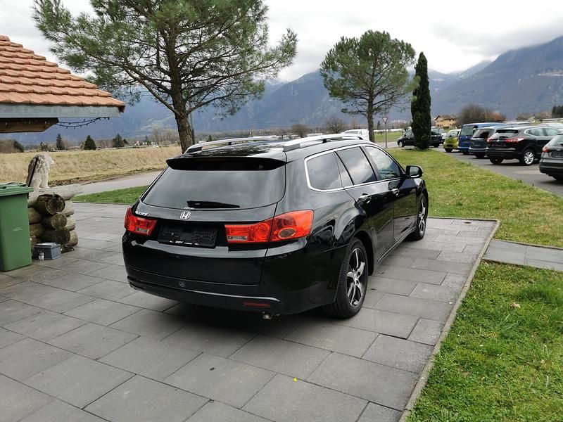 Gebraucht Honda Accord Executive 150 PS (110 kW) 2014 Kombi