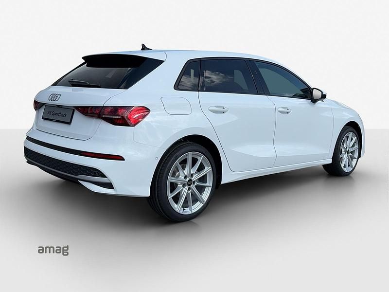 Gebraucht Audi A3 Sportback e-tron Attraction 150 PS (110 kW) 2024 Kleinwagen