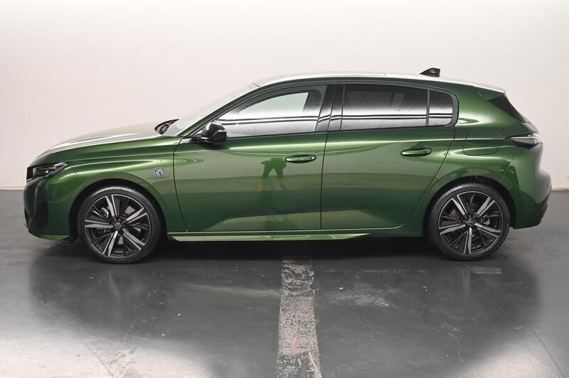 Gebraucht Peugeot 308 GT 181 PS (133 kW) 2024 Grün Limousine