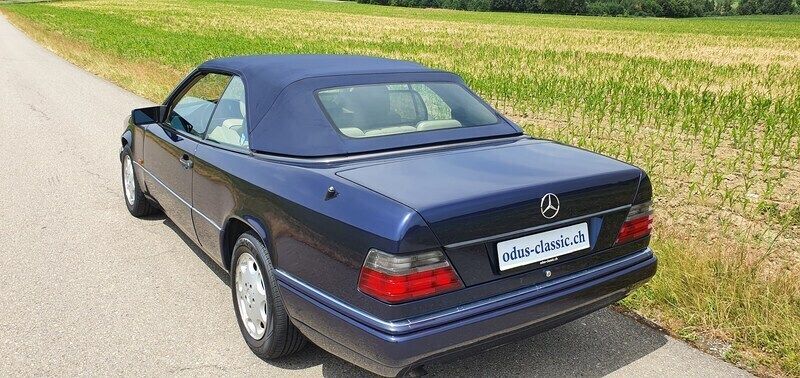 Gebraucht Mercedes E220 150 PS (110 kW) 1996 Cabrio