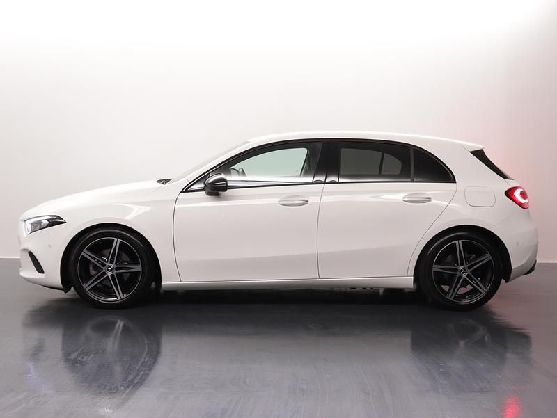 Gebraucht Mercedes A180 Night 136 PS (100 kW) 2020 Weiss Limousine