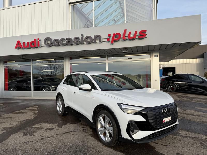 Weiss Gebraucht 2023 Audi Q4 e-tron Comfort SUV | CHF 37’890 (Etwas zu teuer) - Bild 1/4