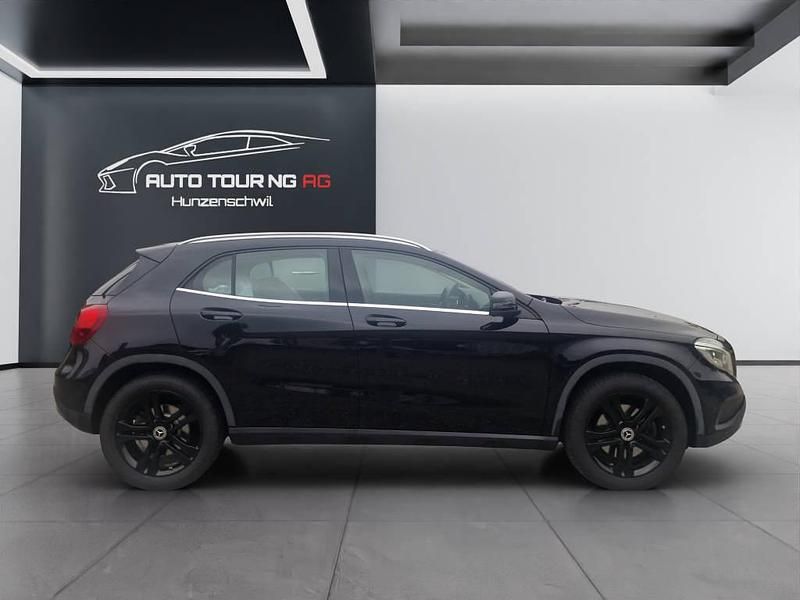 Gebraucht Mercedes GLA250 Urban 211 PS (155 kW) 2015 SUV
