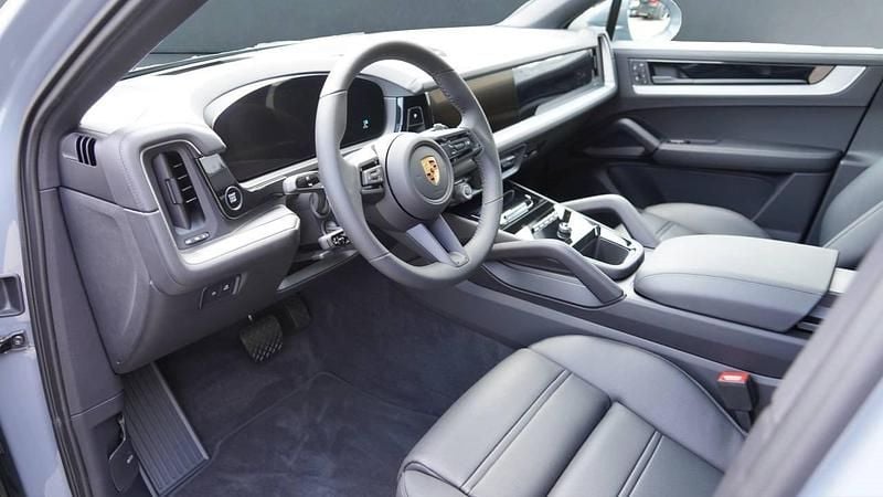 Gebraucht Porsche Cayenne 470 PS (345 kW) 2025 Grau SUV