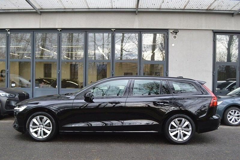 Gebraucht Volvo V60 Momentum 163 PS (119 kW) 2021 Kombi