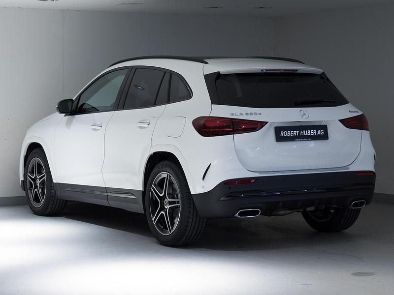 Gebraucht Mercedes GLA220 190 PS (139 kW) 2024 Weiss SUV