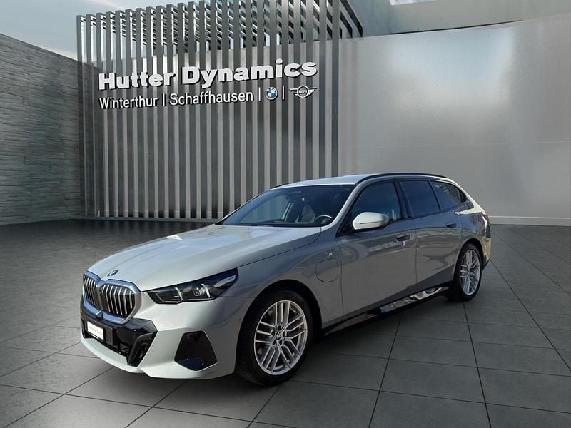 Grau Gebraucht 2025 BMW 530e M Sport Kombi | CHF 66’900 - Bild 1/4