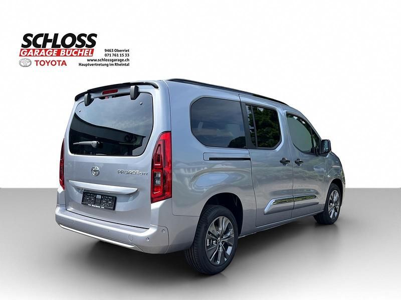 Neu Toyota Proace Verso City 131 PS (96 kW) 2025 Silber Kombi