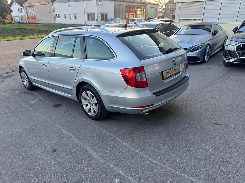 Gebraucht Skoda Superb Ambition 160 PS (117 kW) 2010 Kombi