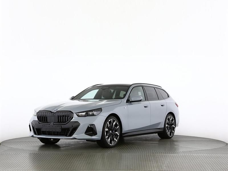 Grau Gebraucht 2024 BMW 540 M Sport Kombi | CHF 111’500 - Bild 1/4