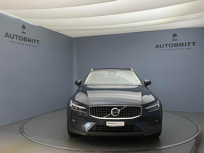 Gebraucht Volvo V60 CC Ultimate 250 PS (183 kW) 2024 Kombi