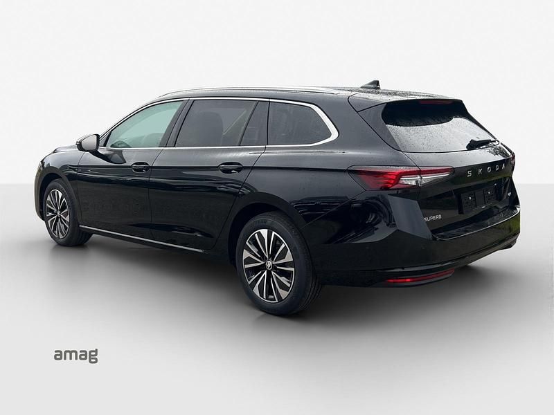 Gebraucht Skoda Superb Selection 193 PS (141 kW) 2024 Ebony schwarz, metallic Kombi