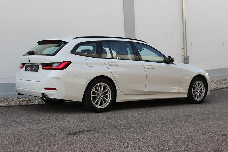 Gebraucht BMW 320e Comfort Edition 190 PS (139 kW) 2023 Weiss Kombi