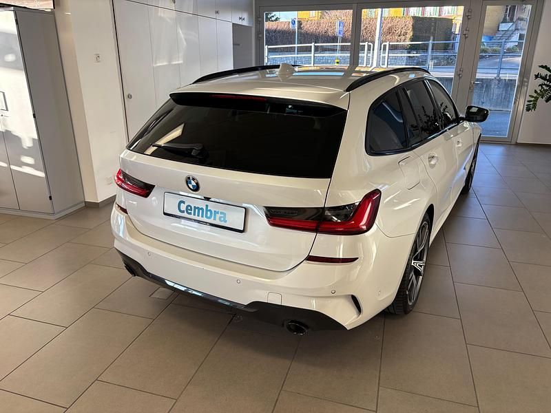 Gebraucht BMW 330e M Sport 292 PS (214 kW) 2021 Kombi