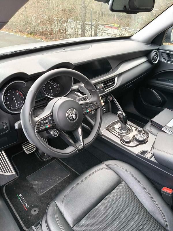 Gebraucht Alfa Romeo Stelvio Tech Edition 201 PS (147 kW) 2018 Silber SUV