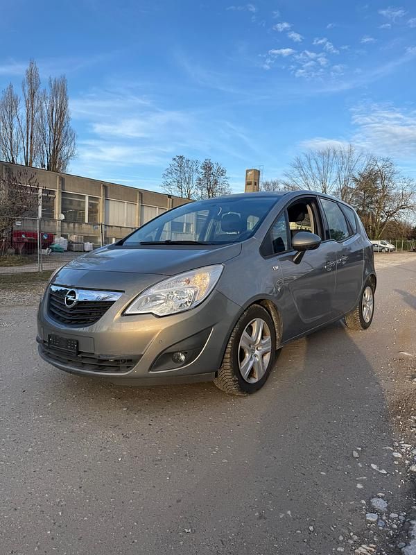 Gebraucht Opel Meriva Cosmo 100 PS (73 kW) 2010 Van / Kleinbus