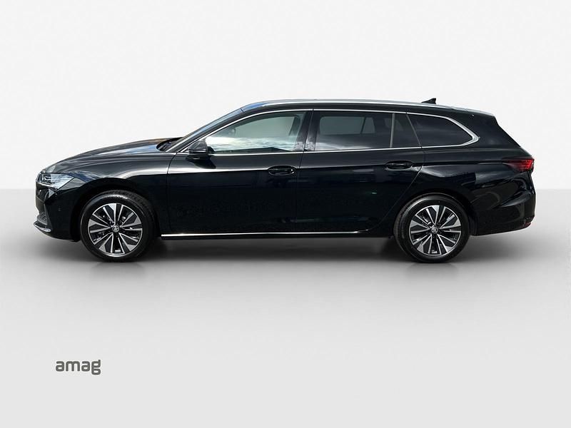 Gebraucht Skoda Superb Selection 193 PS (141 kW) 2024 Ebony schwarz, metallic Kombi