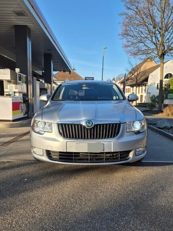 Gebraucht 2010 Skoda Superb Comfort Kombi | CHF 7’900 (Etwas zu teuer) - Bild 1/4