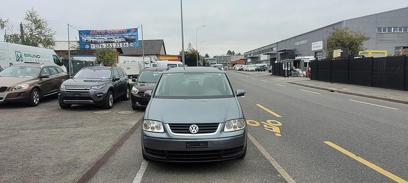 Gebraucht 2004 VW Touran Van / Kleinbus | CHF 1’500 (Fairer Preis) - Bild 1/4