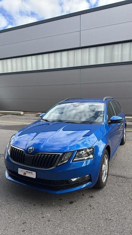Blau Gebraucht 2019 Skoda Octavia Soleil Kombi | CHF 12’500 (Fairer Preis) - Bild 1/4