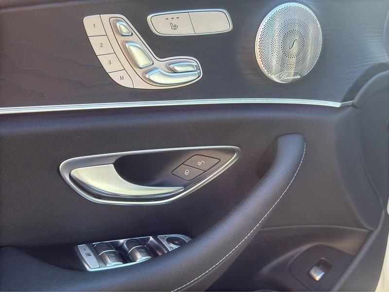 Gebraucht Mercedes E300 Avantgarde 306 PS (225 kW) 2023 Kombi