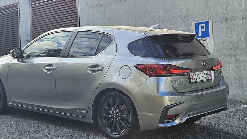 Gebraucht Lexus CT200h 136 PS (100 kW) 2018