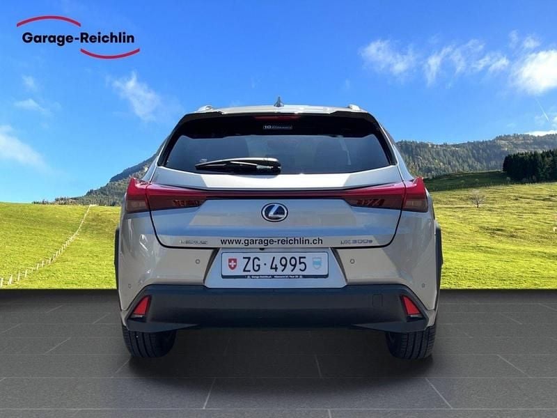 Gebraucht Lexus UX 300e 150 kW (204 PS) 2021 Silber SUV