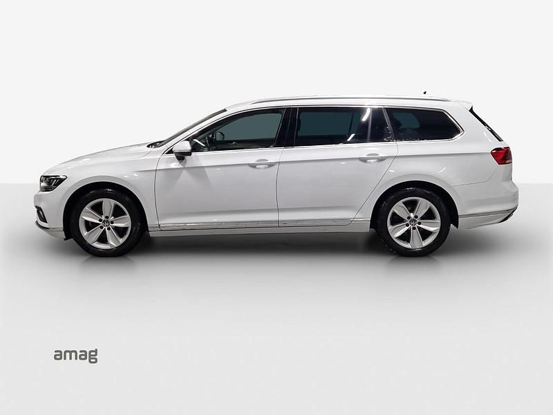 Gebraucht VW Passat Elegance 200 PS (147 kW) 2023 Gletscherweiss metallic Kombi
