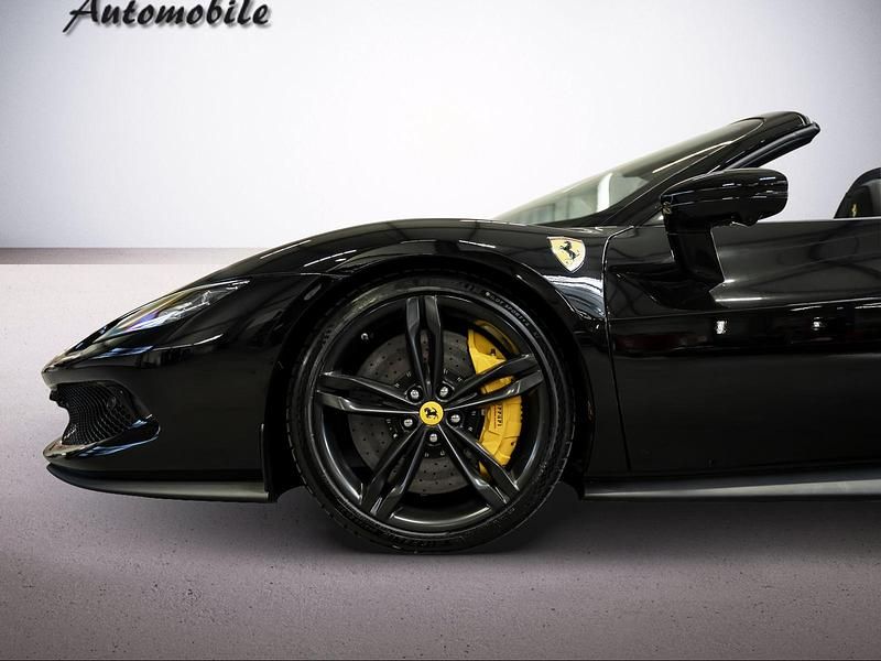 Gebraucht Ferrari 296 830 PS (610 kW) 2024 Cabrio