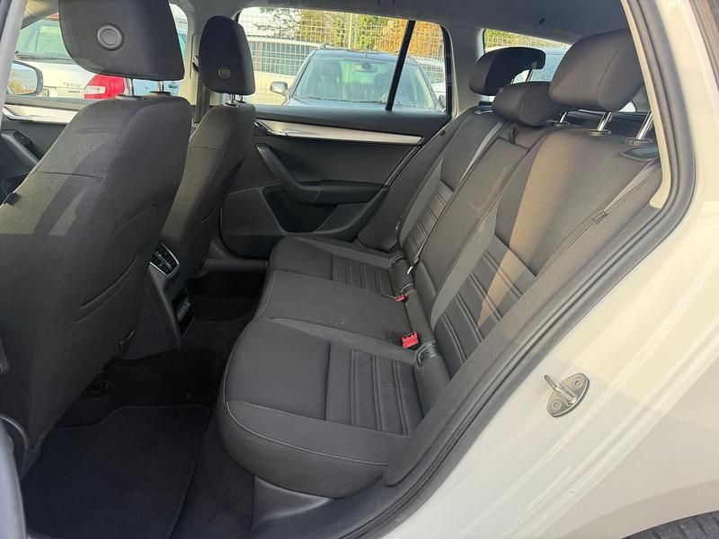 Gebraucht Skoda Octavia Ambition 115 PS (84 kW) 2020 Kombi