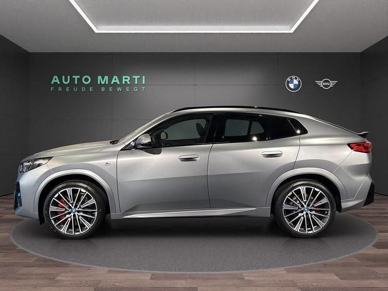 Gebraucht BMW iX2 Comfort Edition 225 kW (306 PS) 2025 Grau metallic mét. SUV