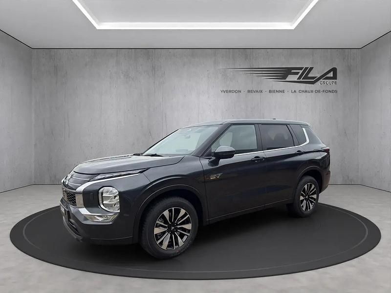 Neu Mitsubishi Outlander P-HEV Invite 306 PS (225 kW) 2025 Gray