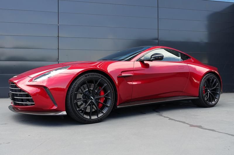Gebraucht Aston Martin V8 Vantage 665 PS (489 kW) 2024 Rot Coupé