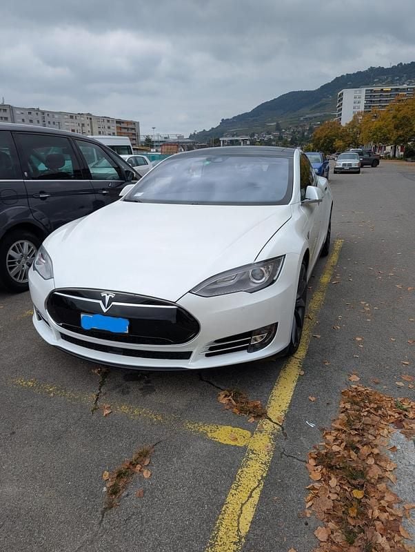 Gebraucht 2015 Tesla Model S Performance Kleinwagen | CHF 19’990 (Superpreis) - Bild 1/4