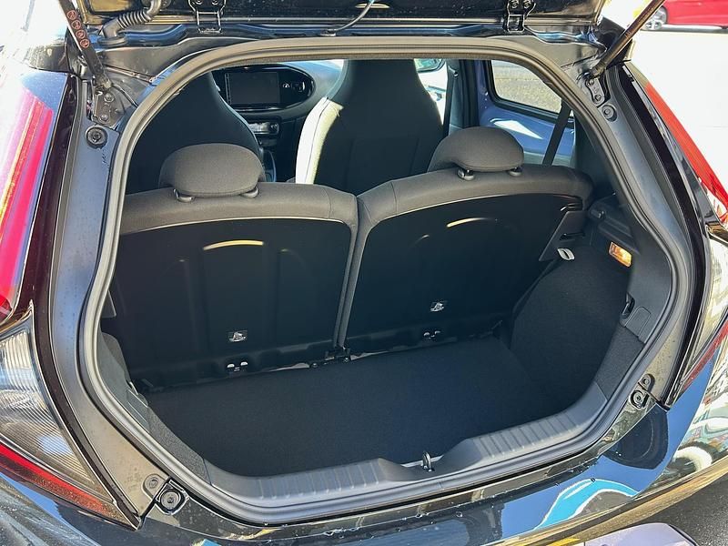 Neu Toyota Aygo X Trend 116 PS (85 kW) 2025 Blau SUV