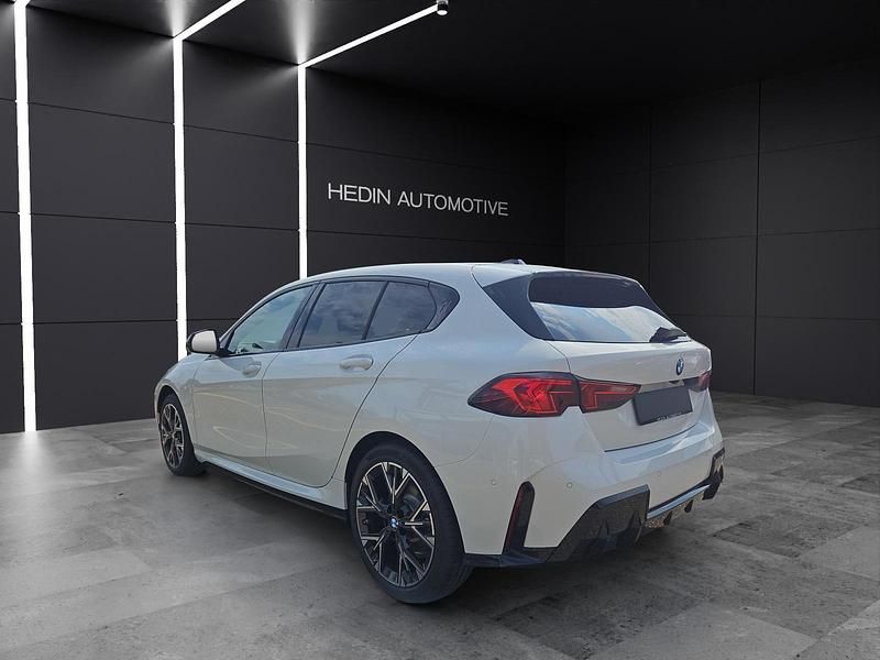 Neu BMW 116 Performance 122 PS (89 kW) 2025 Weiss Kleinwagen