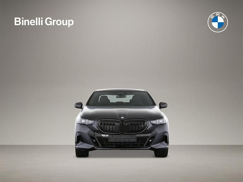 Neu BMW 540 Comfort Edition 303 PS (222 kW) 2026 Grau Limousine