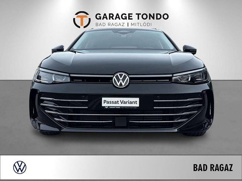 Gebraucht VW Passat Elegance 150 PS (110 kW) 2024 Schwarz Kombi